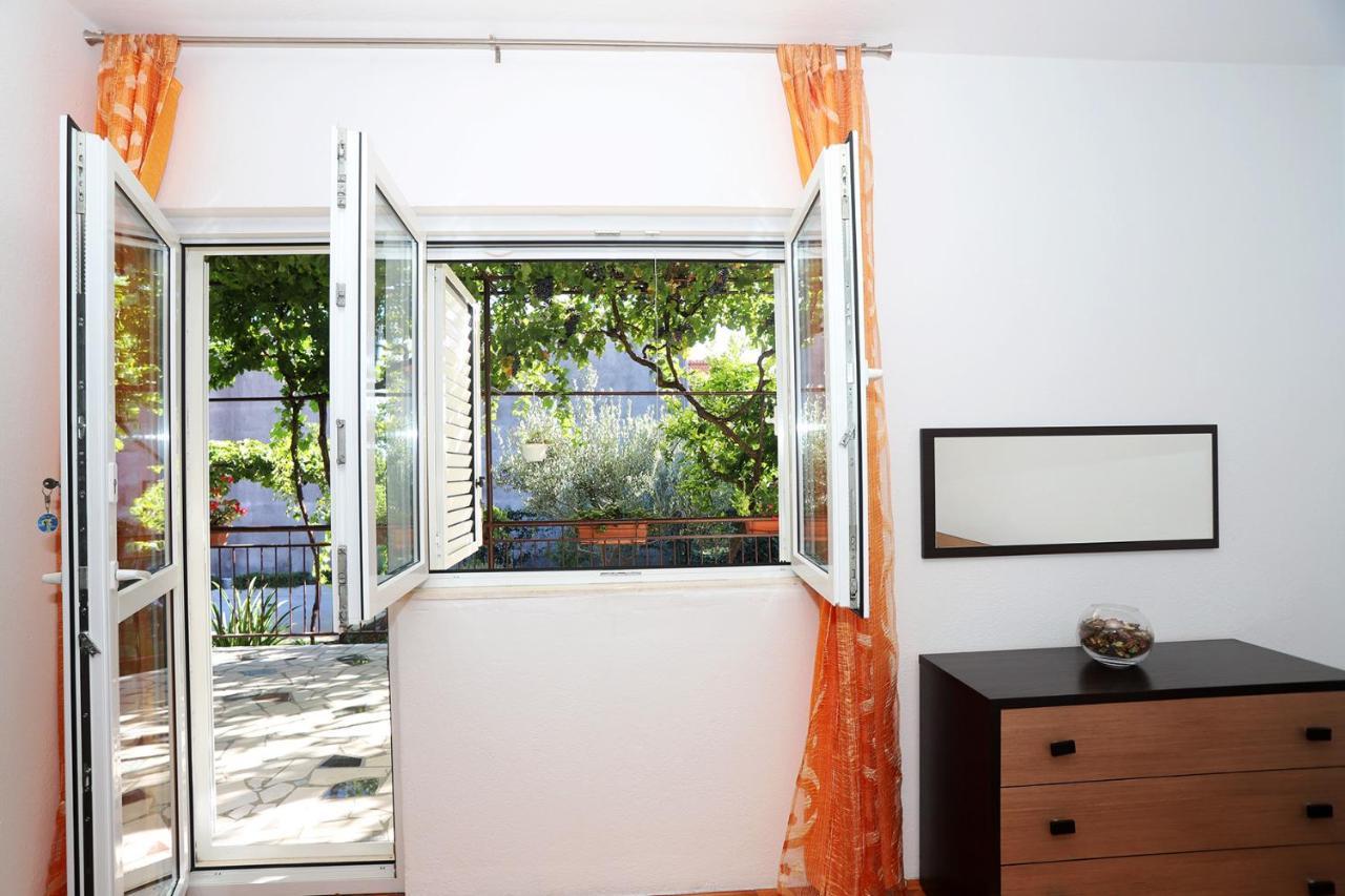 Stone Sun Apartment Kastela Luaran gambar